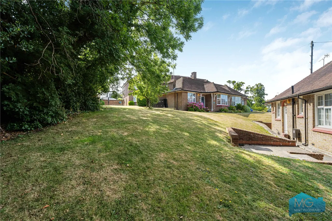 Hammers Lane, London, NW7, photo 5
