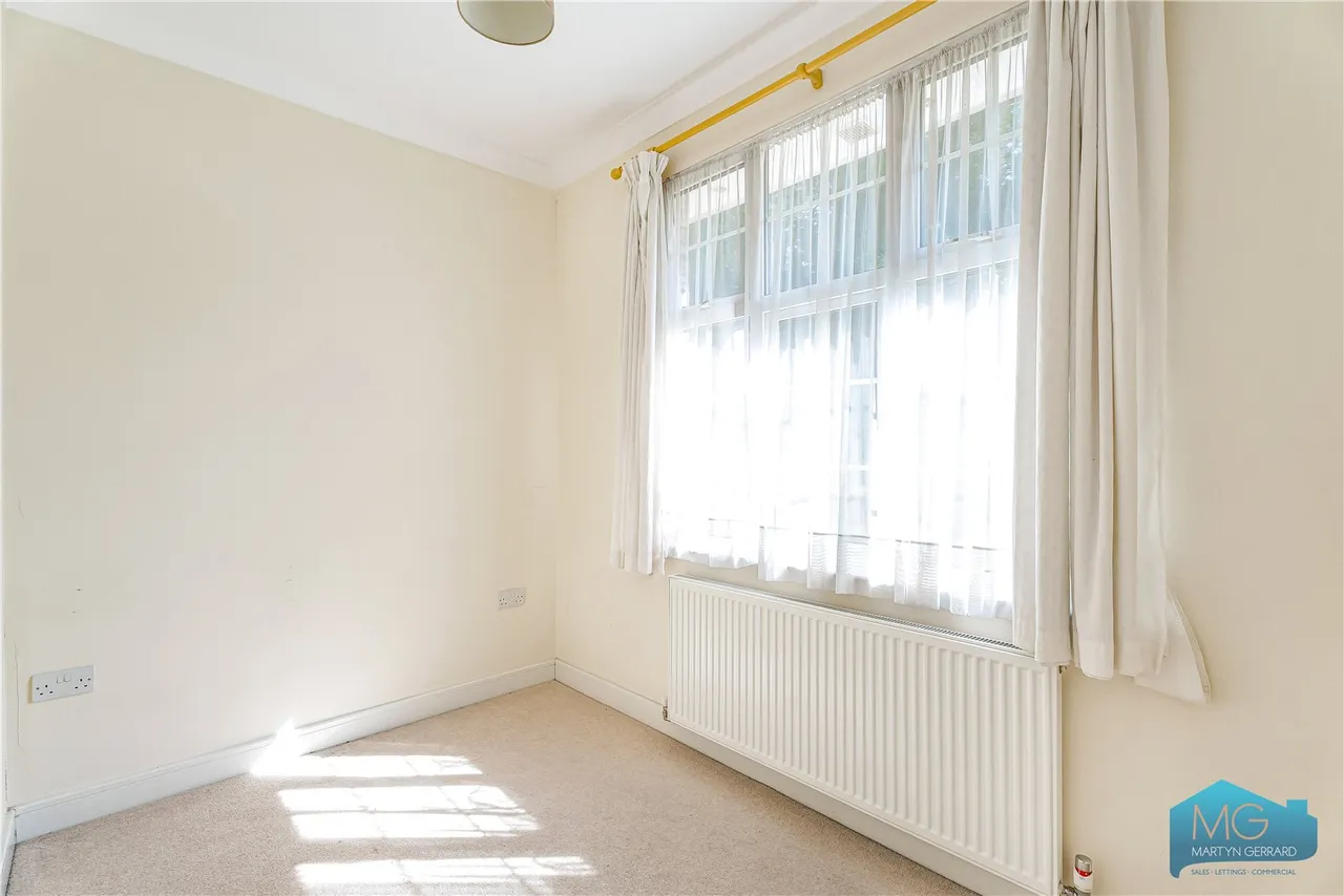 Hammers Lane, London, NW7, photo 10