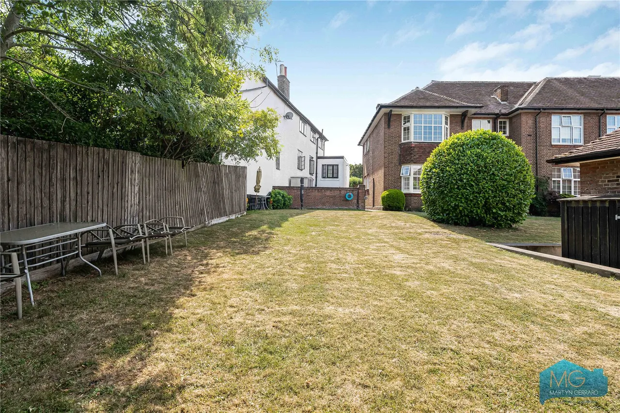 Hammers Lane, London, NW7, photo 13