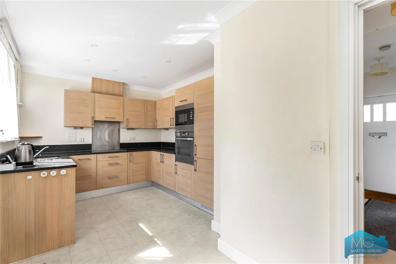 Hammers Lane, London, NW7, photo 11