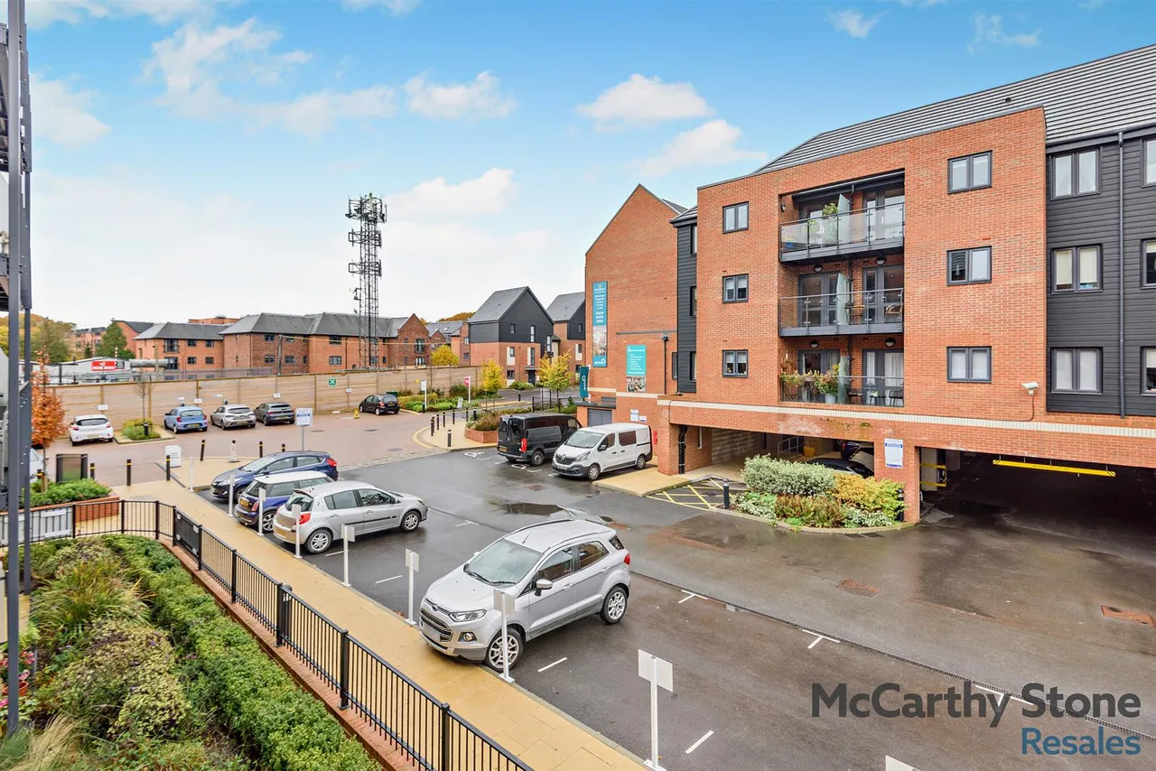 Station Road, Hook, RG27, photo 15