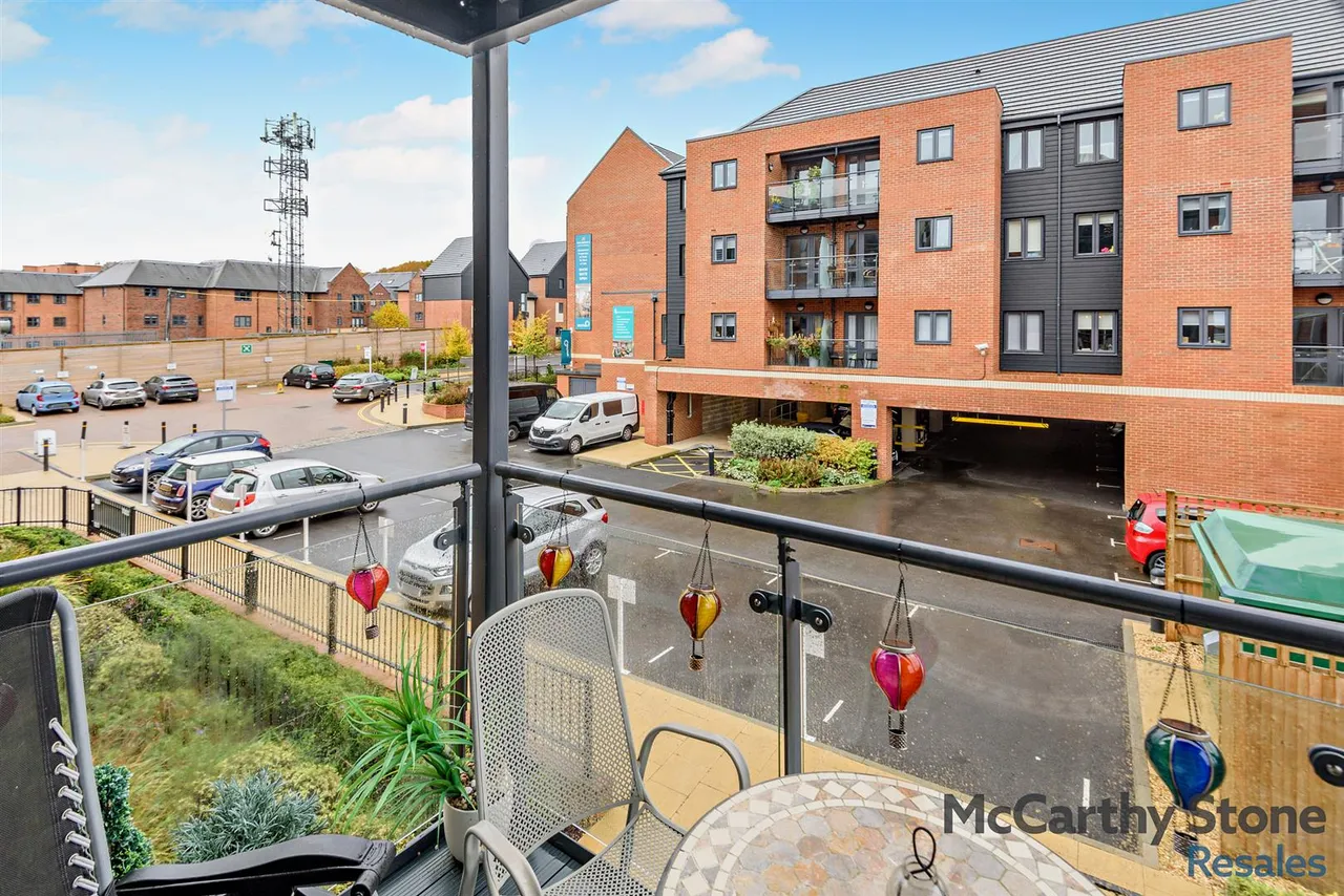 Station Road, Hook, RG27, photo 13