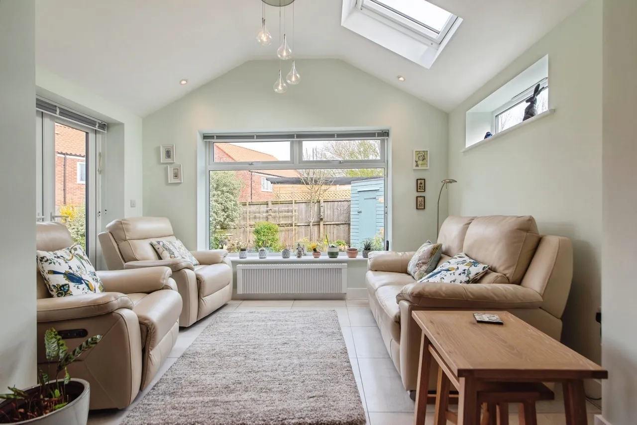 Dunnock Close, Branston, Lincoln, Lincolnshire, LN4, photo 5