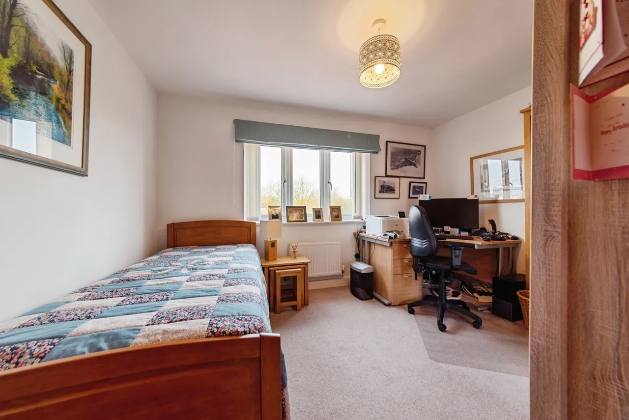 Dunnock Close, Branston, Lincoln, Lincolnshire, LN4, photo 13