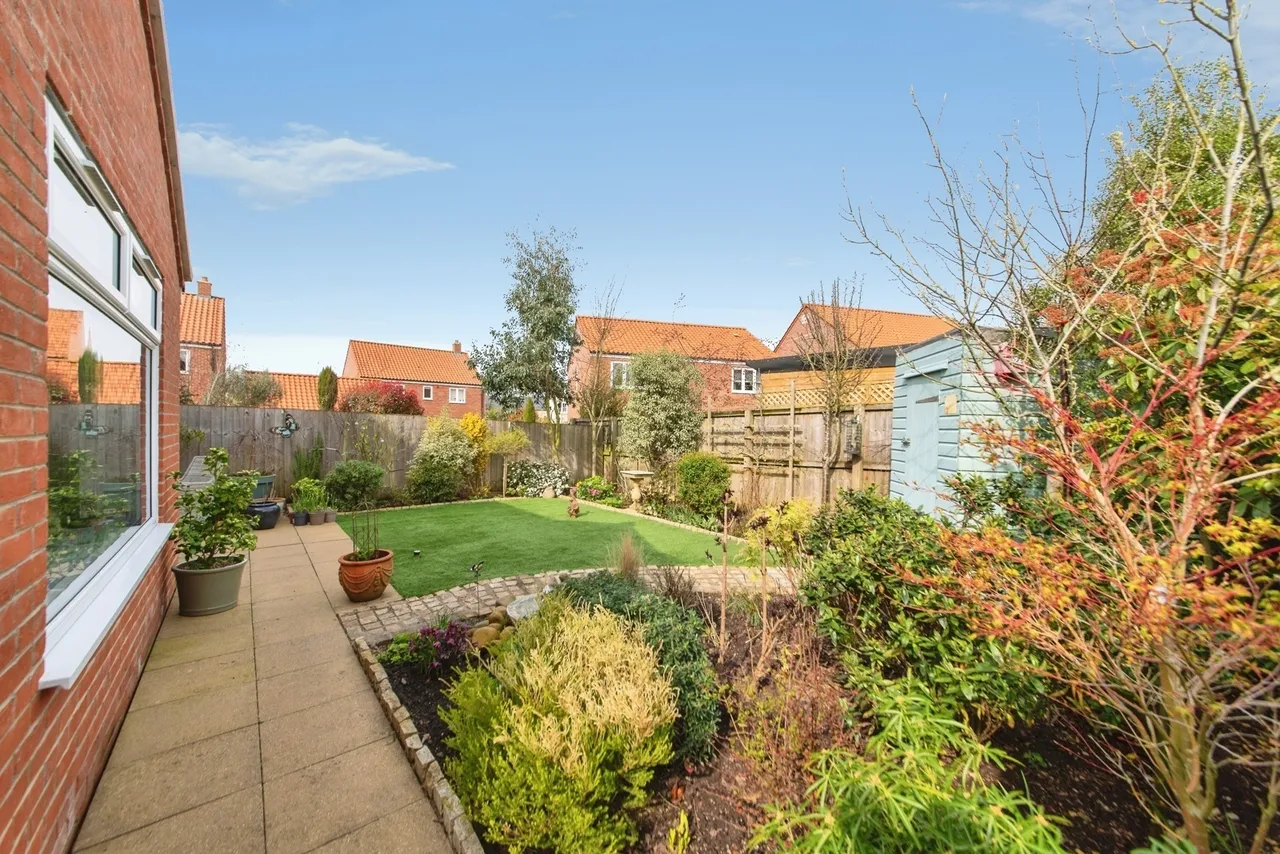 Dunnock Close, Branston, Lincoln, Lincolnshire, LN4, photo 20