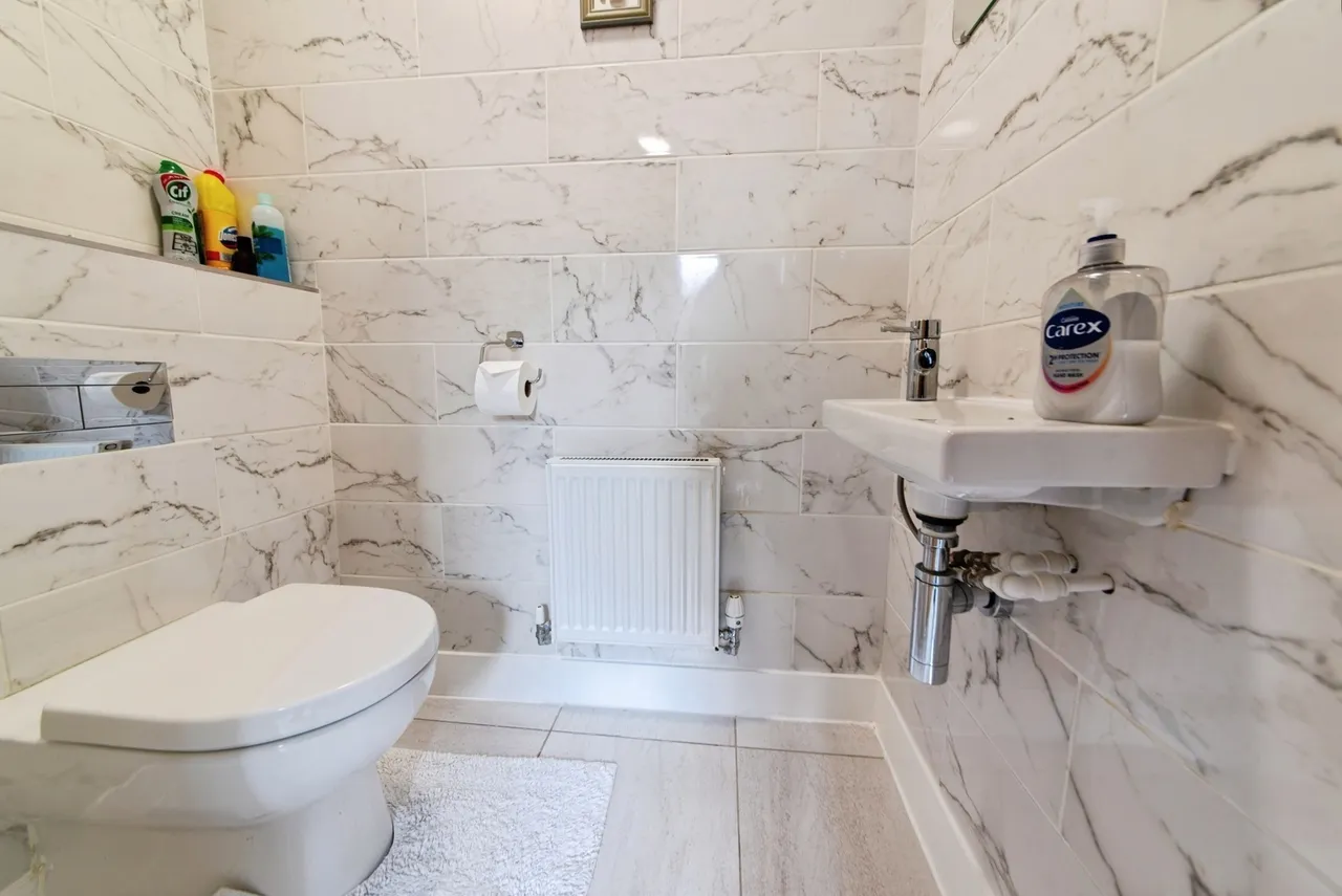 Dunnock Close, Branston, Lincoln, Lincolnshire, LN4, photo 18