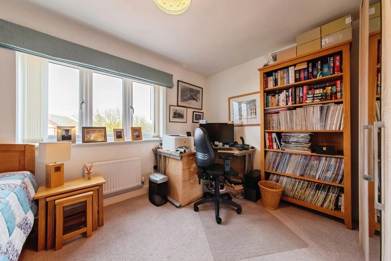 Dunnock Close, Branston, Lincoln, Lincolnshire, LN4, photo 14