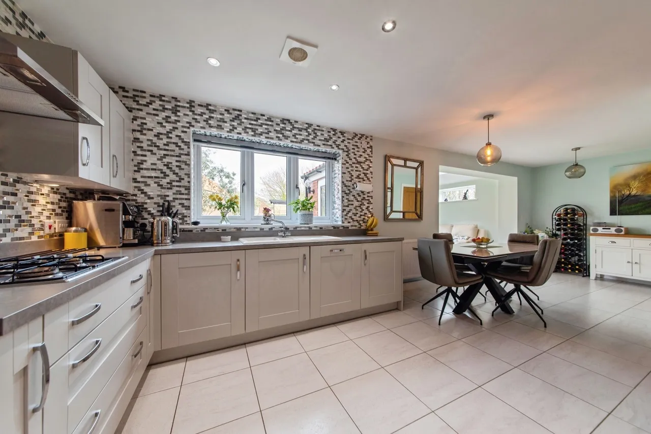 Dunnock Close, Branston, Lincoln, Lincolnshire, LN4, photo 4