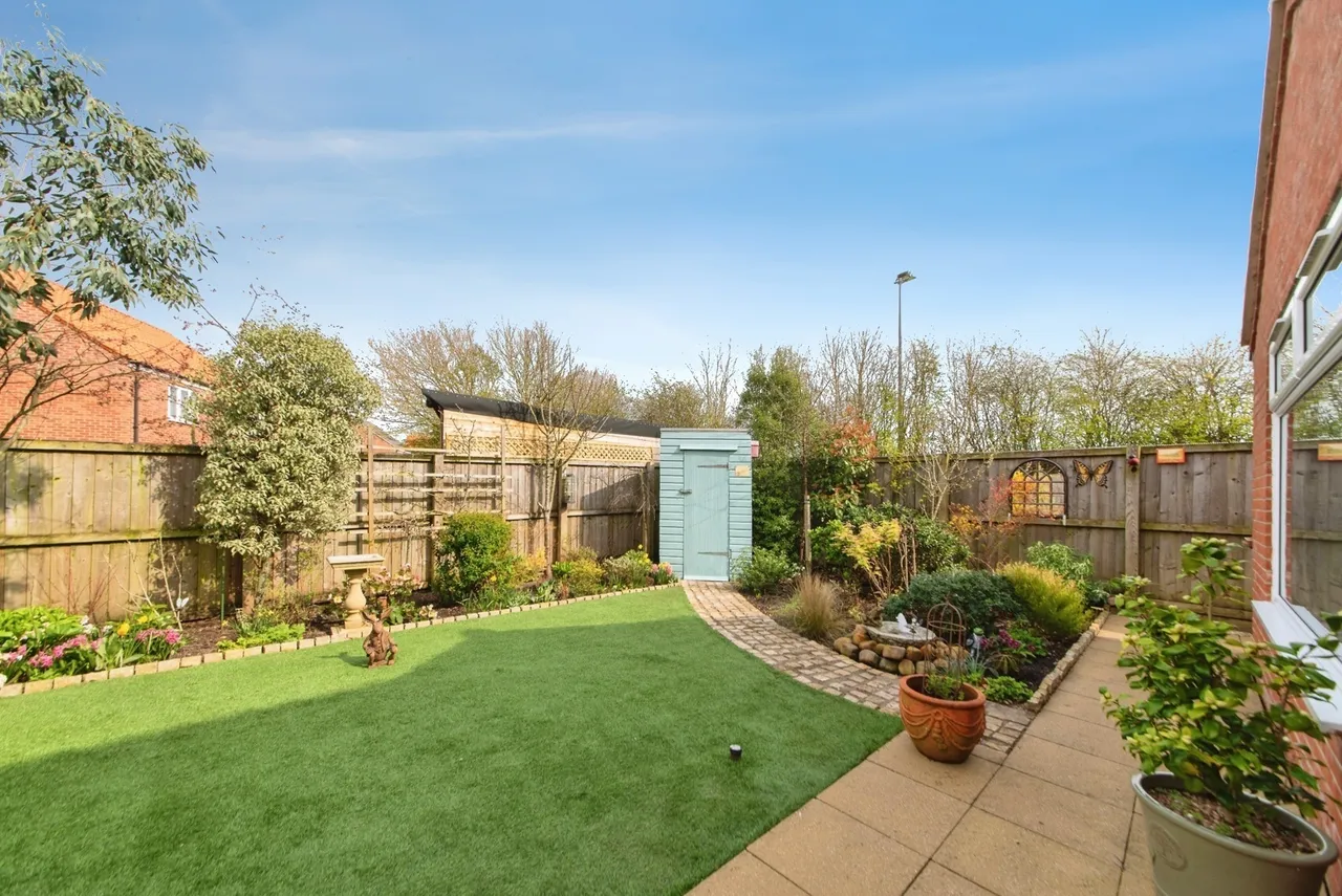 Dunnock Close, Branston, Lincoln, Lincolnshire, LN4, photo 2
