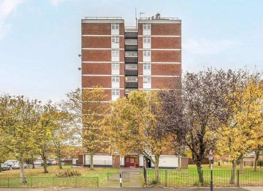 2 bed flat for sale, Grove Park Road, Eltham, SE9