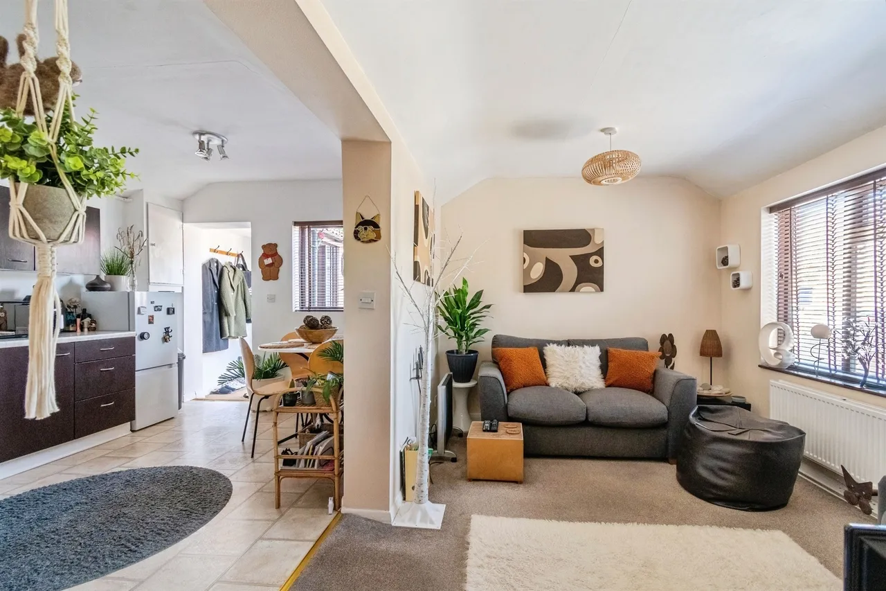 High Street, Box, SN13, photo 2