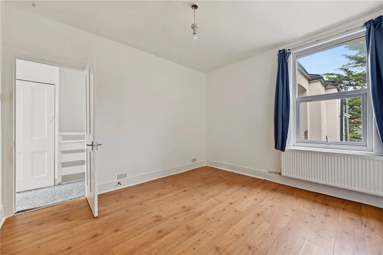 Deacon Road, London, NW2, photo 9
