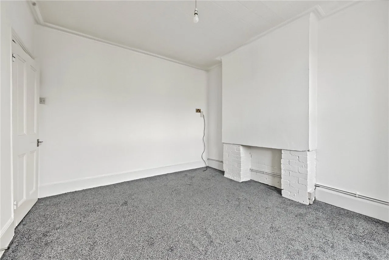 Deacon Road, London, NW2, photo 5