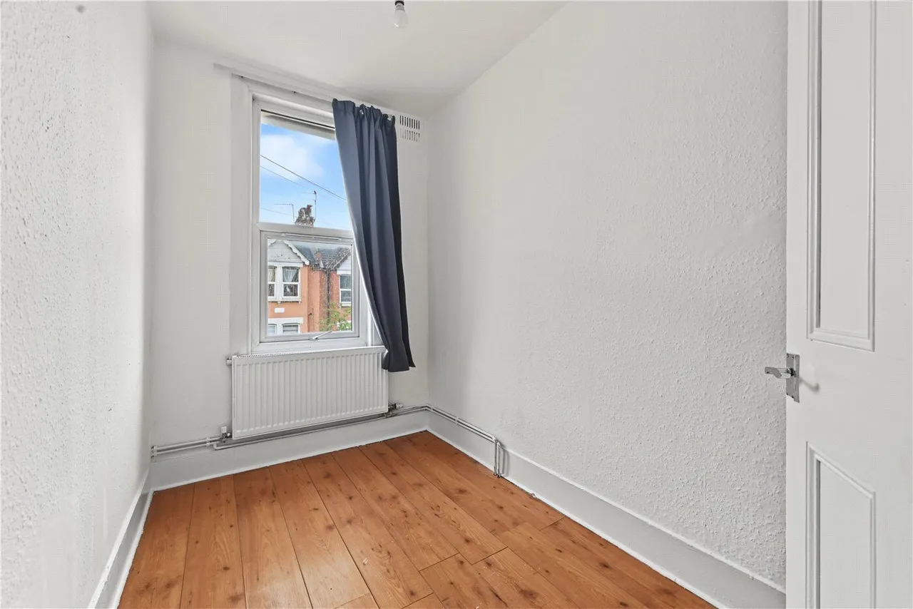 Deacon Road, London, NW2, photo 7