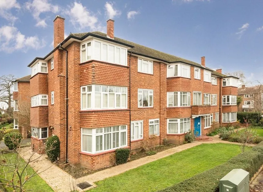 South Bank, Surbiton, KT6, photo 6