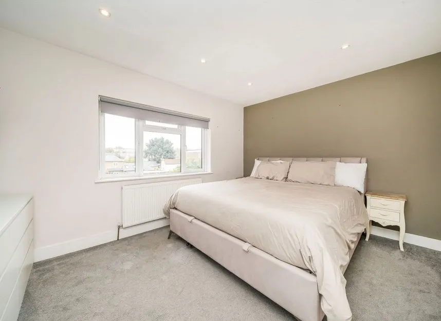 South Bank, Surbiton, KT6, photo 4