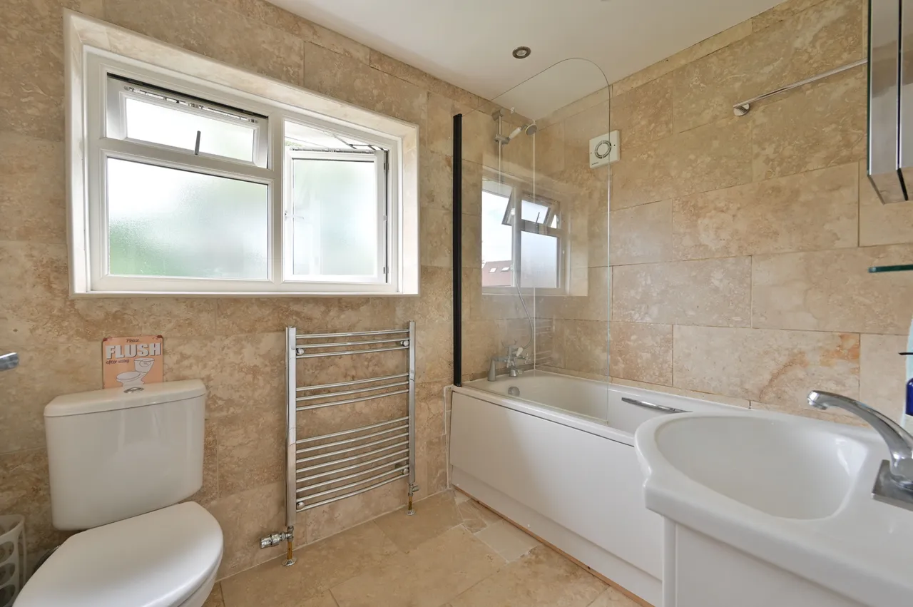 8 Tibbs Hill Road, Abbots Langley, photo 10