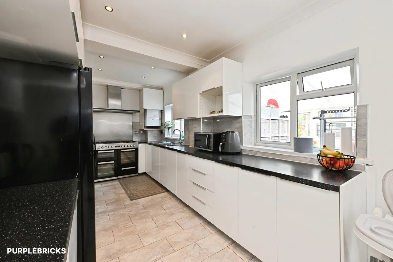 Lonsdale Avenue, Romford, RM7, photo 6