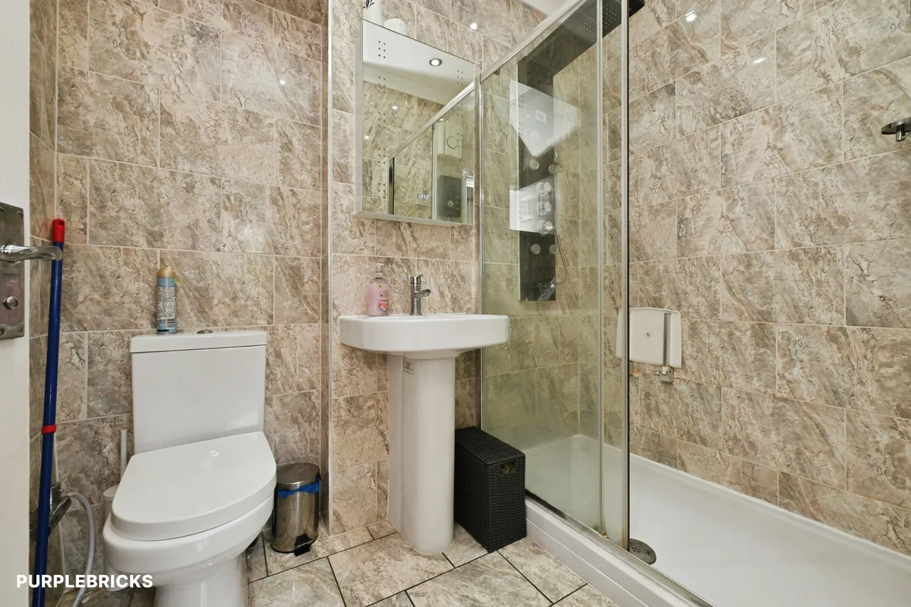 Lonsdale Avenue, Romford, RM7, photo 13