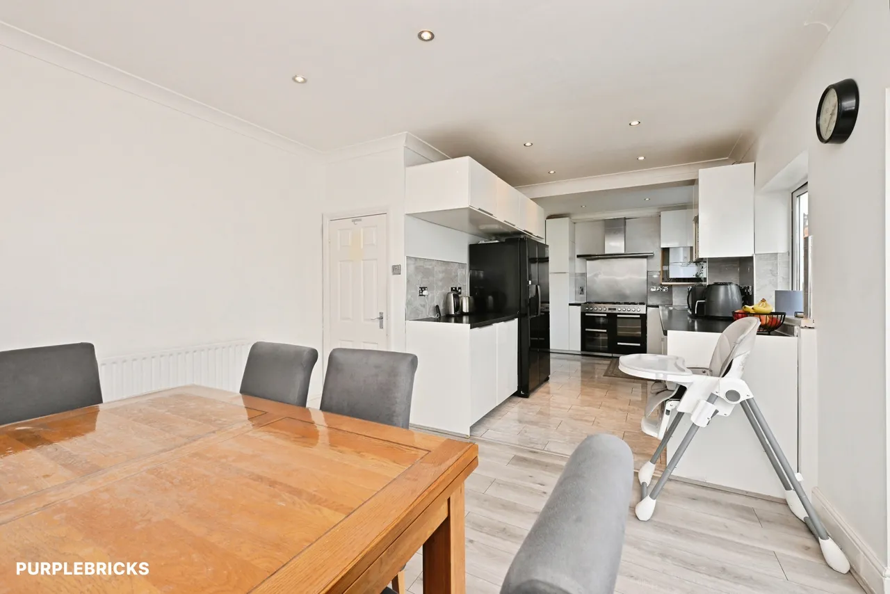 Lonsdale Avenue, Romford, RM7, photo 5