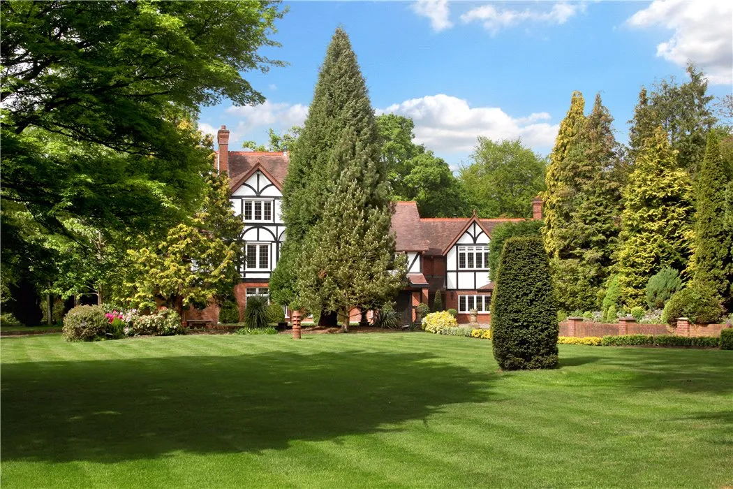 5 bed property for sale — Egham, Surrey, TW20 0XY