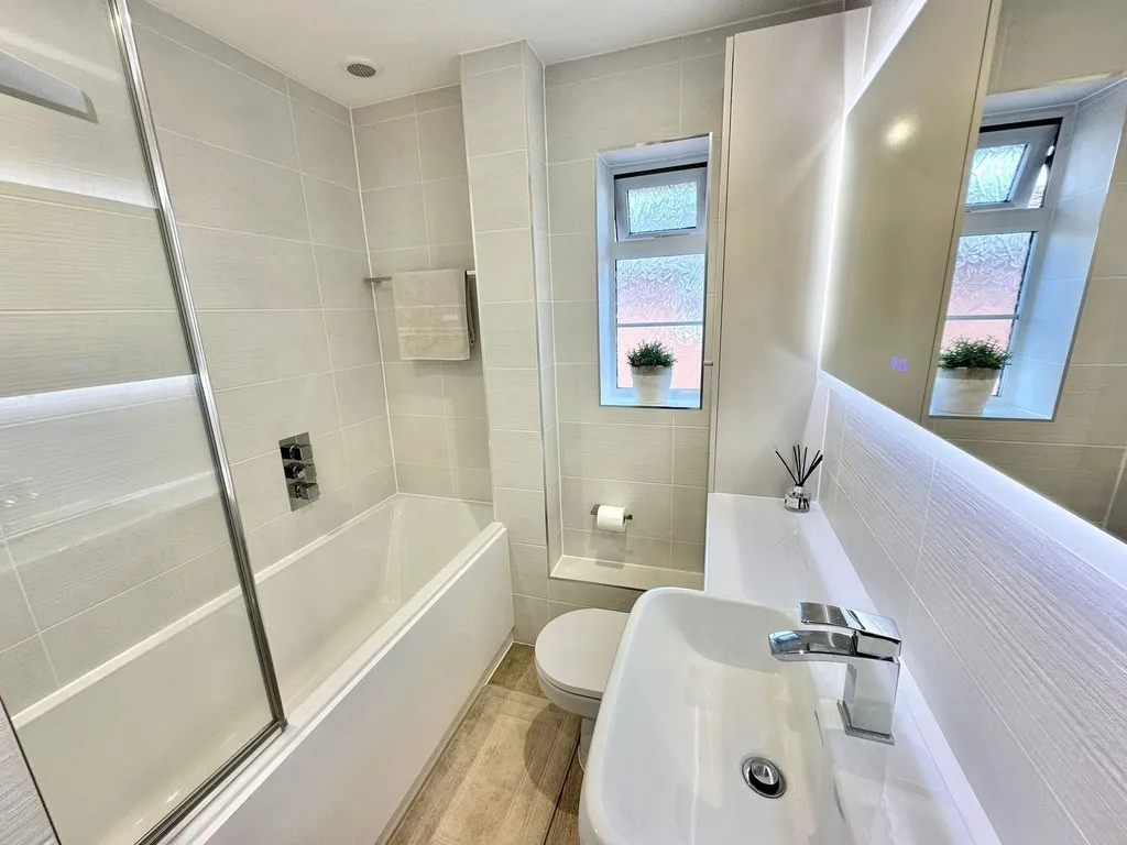 Mytchett, Camberley, photo 17
