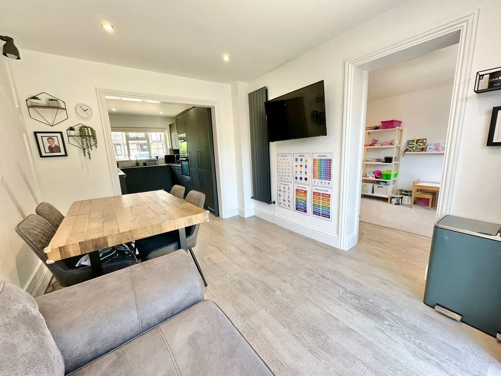 Mytchett, Camberley, photo 4