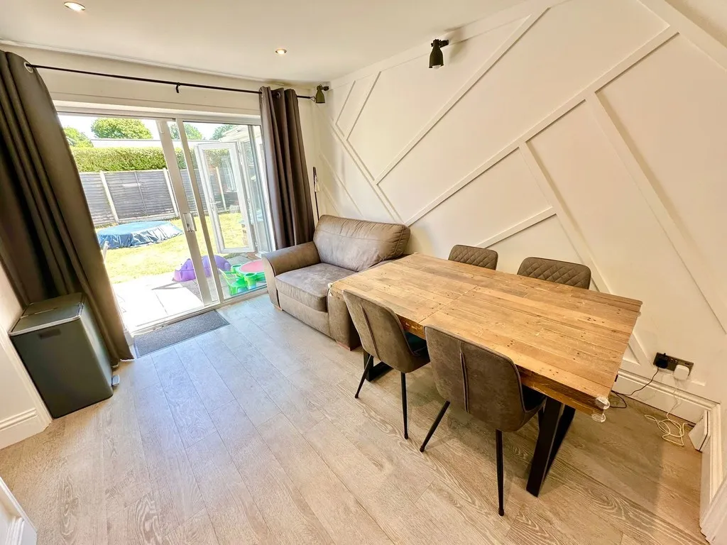 Mytchett, Camberley, photo 6