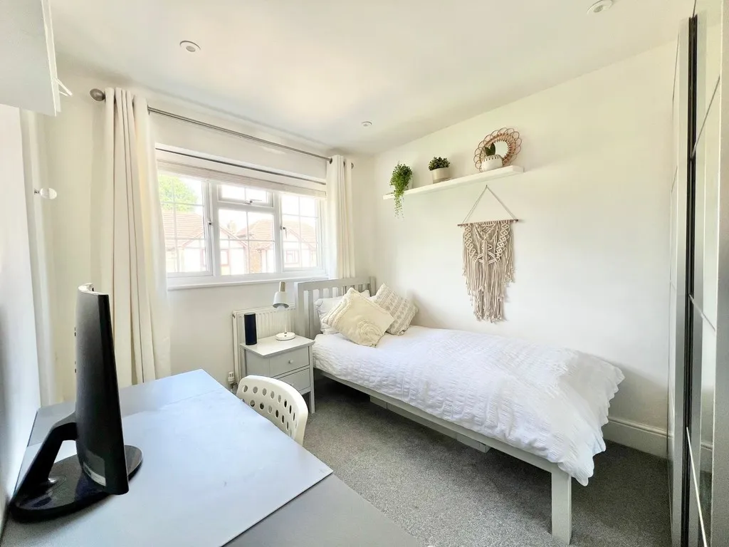 Mytchett, Camberley, photo 19