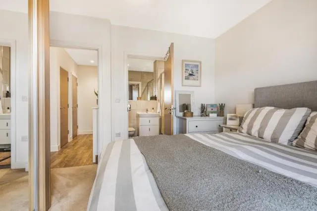 Dyas Road, Sunbury-On-Thames, TW16, photo 5