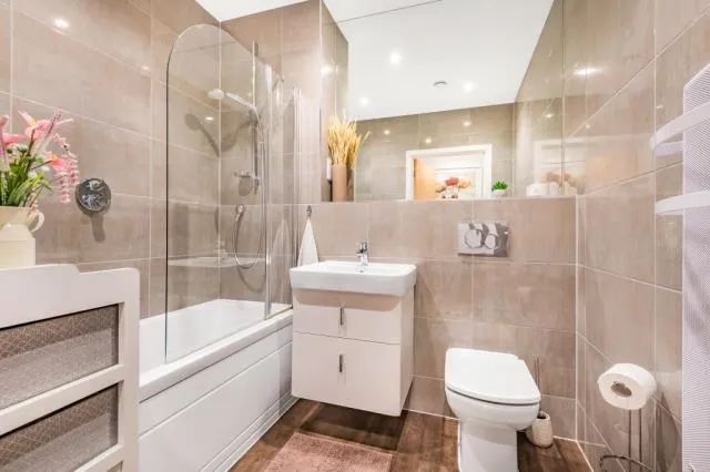 Dyas Road, Sunbury-On-Thames, TW16, photo 8