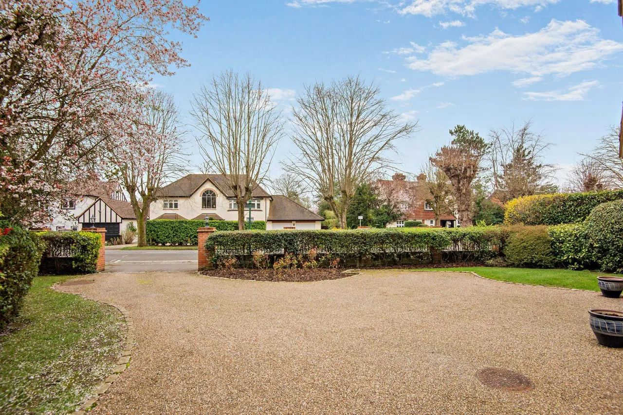 Orchehill Avenue, Gerrards Cross, Buckinghamshire, SL9 8QF, photo 3
