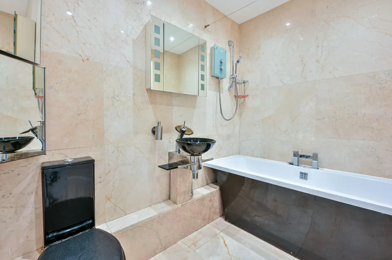 Kingston upon Thames, KT1, photo 13