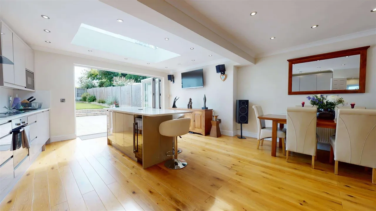 Kensington Drive, Woodford Green, IG8, photo 5