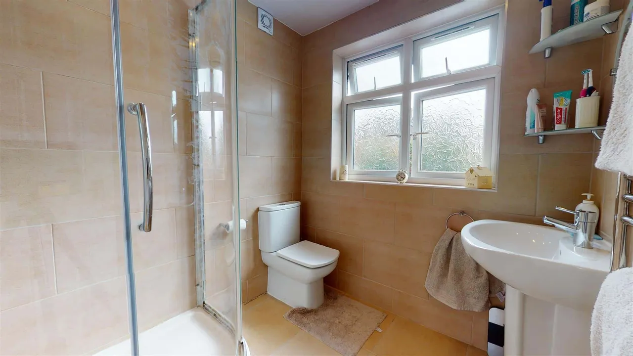 Kensington Drive, Woodford Green, IG8, photo 9