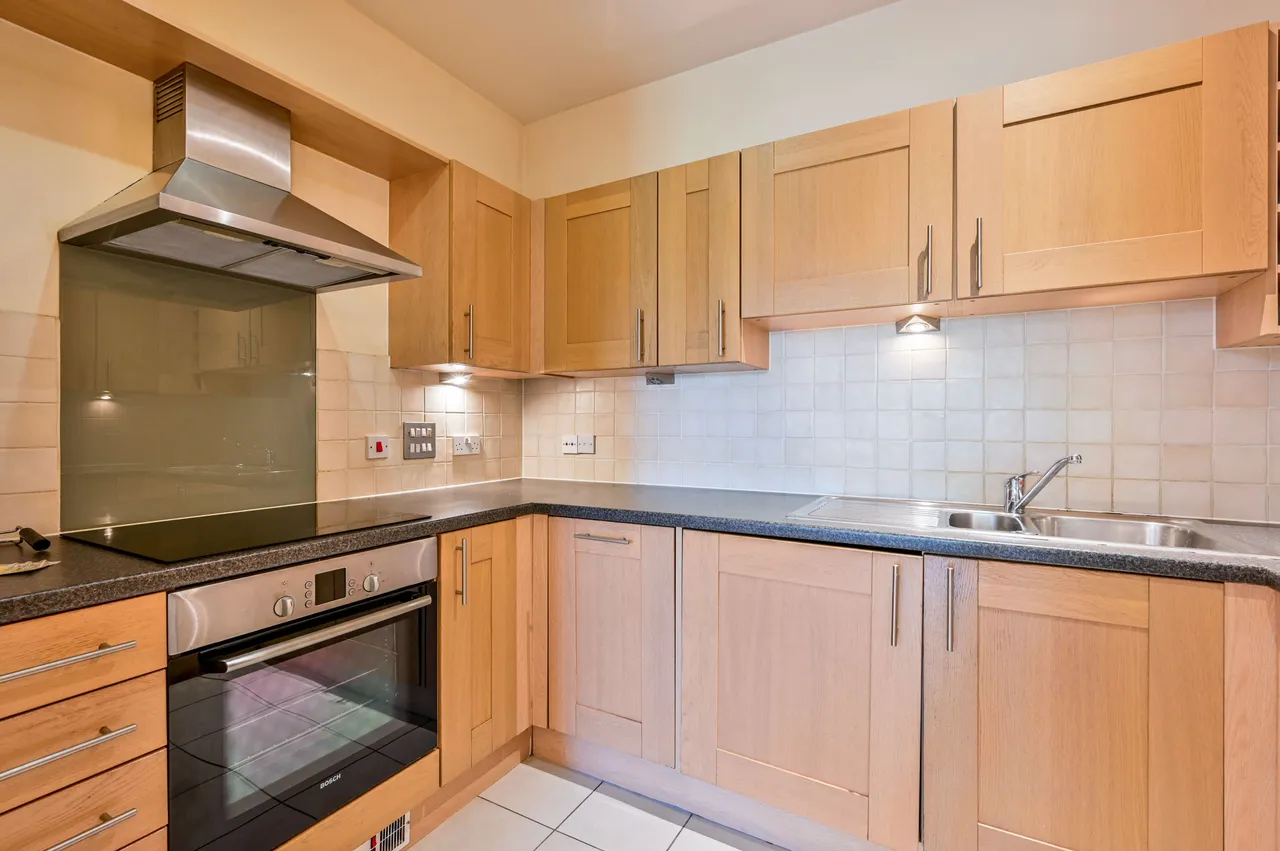 55 Abingdon Court, 9 Heathside Road, Woking, photo 6