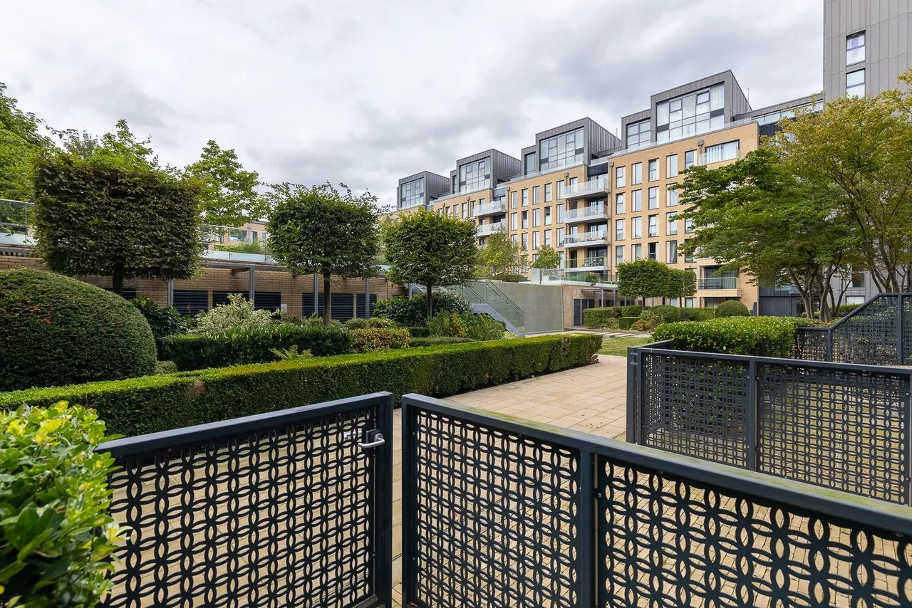 Central Avenue, Fulham, SW6, photo 19