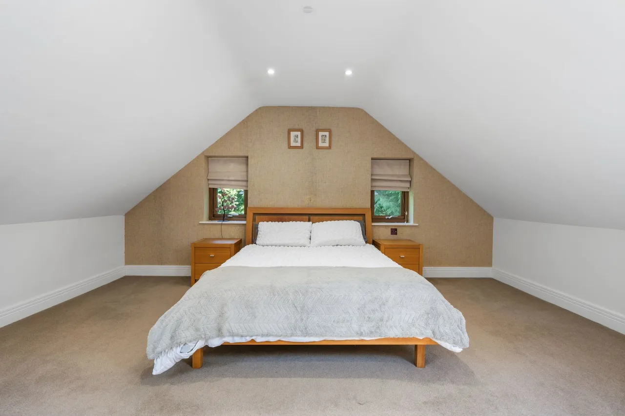 St. Johns Road, Hazlemere, HP15, photo 8