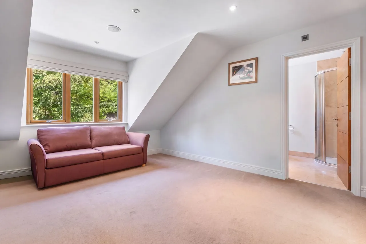 St. Johns Road, Hazlemere, HP15, photo 19