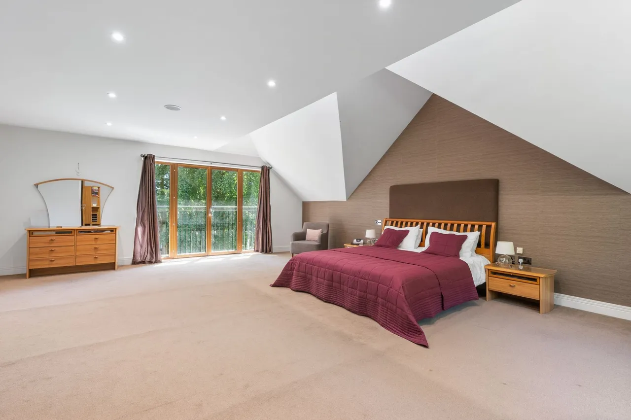 St. Johns Road, Hazlemere, HP15, photo 17
