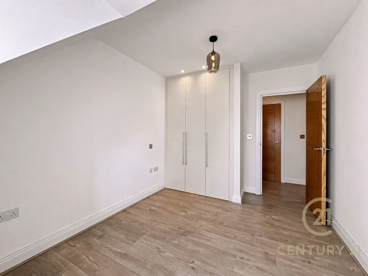 Bridge Street, Walton-On-Thames, KT12, photo 12