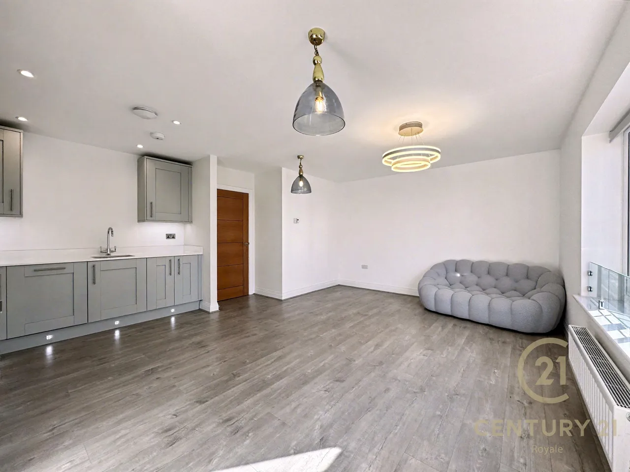 Bridge Street, Walton-On-Thames, KT12, photo 4