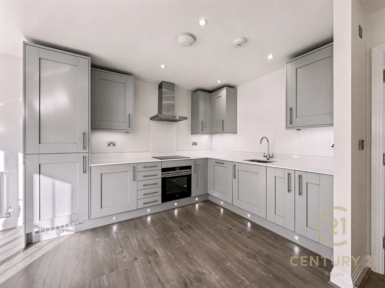 Bridge Street, Walton-On-Thames, KT12, photo 3