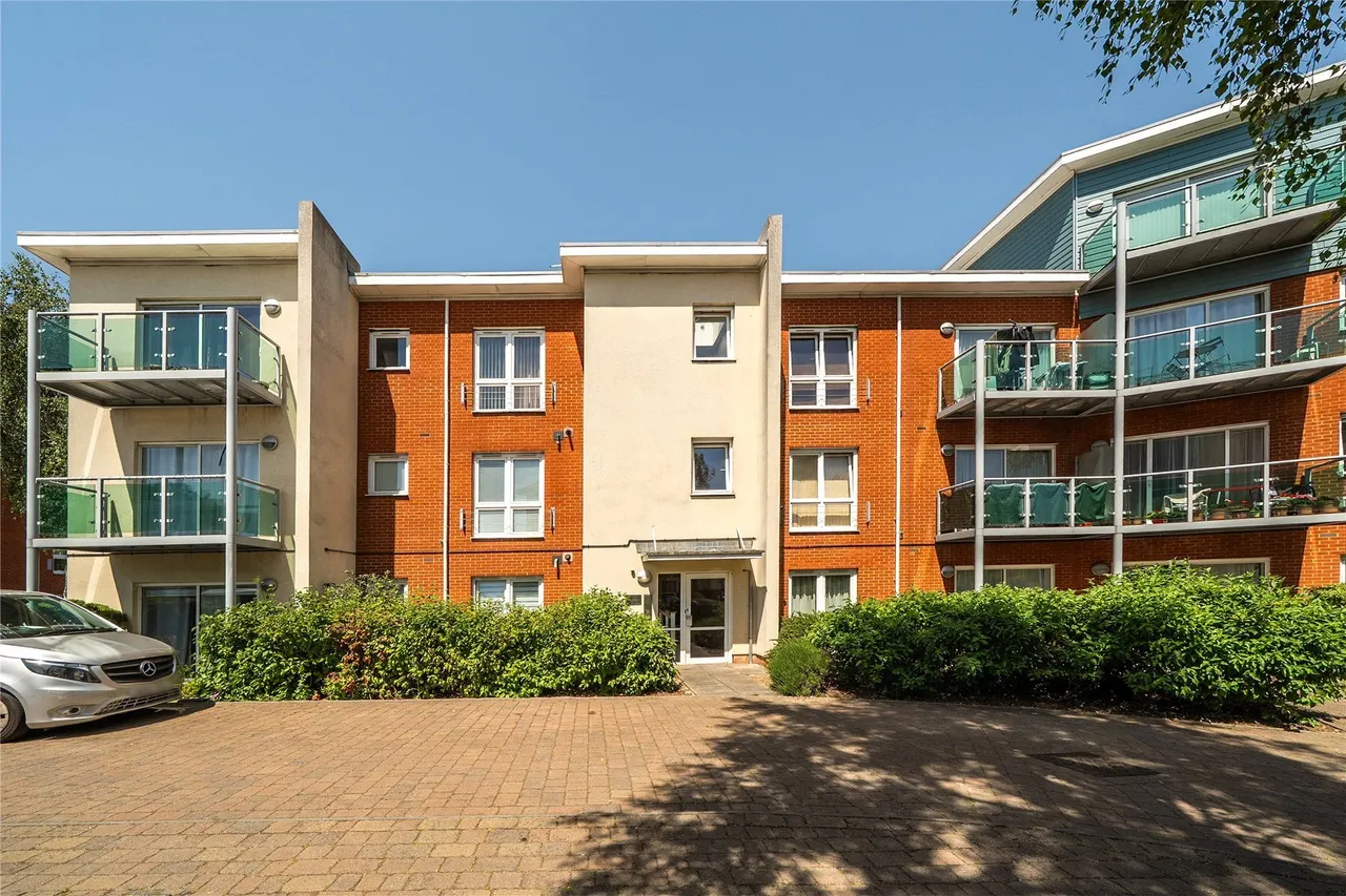 2 bed flat for sale — Medhurst Drive, Bromley, BR1