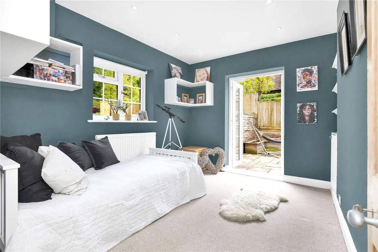 Chichester Road, Midhurst, West Sussex, GU29 9QE, photo 10