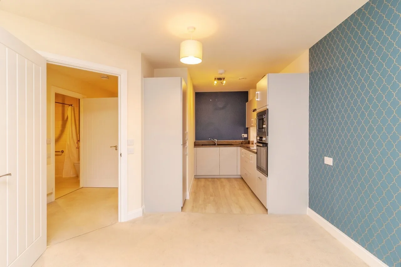 Barnsdale Drive, Westcroft, Milton Keynes, Buckinghamshire, MK4, photo 12
