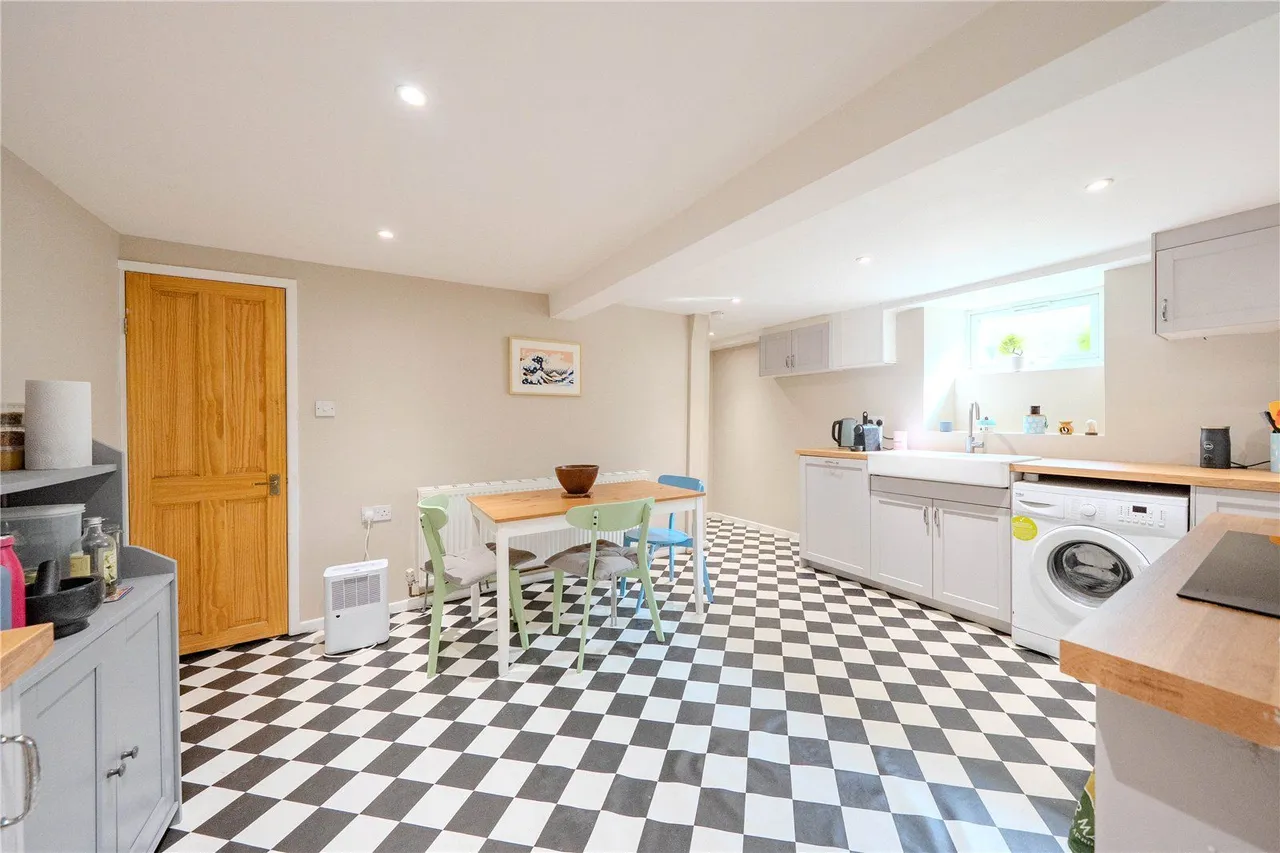 Oak Street, Pudsey, LS28, photo 9