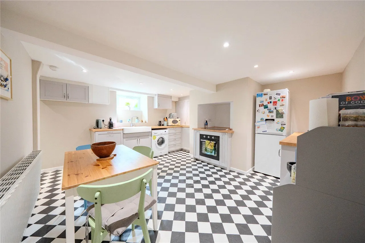 Oak Street, Pudsey, LS28, photo 3