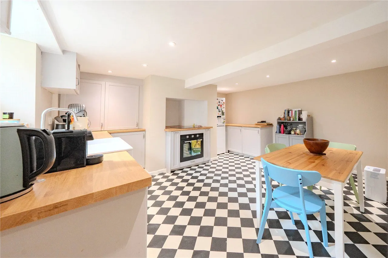 Oak Street, Pudsey, LS28, photo 5