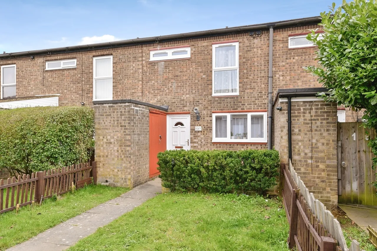 3 bed house for sale — Canterbury Way, Stevenage, Hertfordshire, SG1